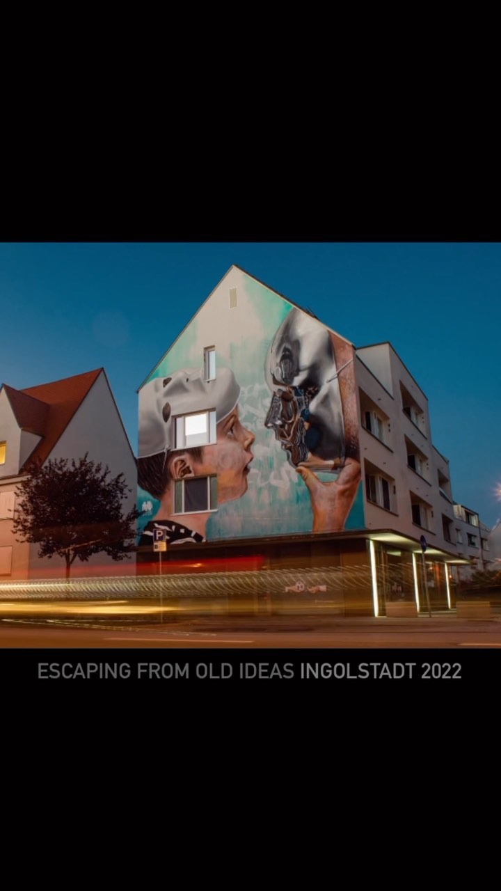 A little #longexposure #timelapse i did after finishing this #mural in Ingolstadt/Germany last year for @landmarks_project
thank you @malun.dfm and @_satone_
for inviting me! 🙏
Thank you @dietermuhs you are such an amazing host!!! 
.
.
.
#photorealistic #photorealism #photorealisticart #photorealisticartist #urbanart #contemporaryart#fineart #artportrait #portraitsinart #portraiture #muralpainting #mural #muralart #spraypaint #spraycanart #acrylicpaint #textureonportraits